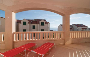 2 Bedroom Lovely Apartment In Bol